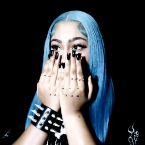North West – Piercing On My Hand