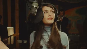 SIENNA SPIRO - Material Lover