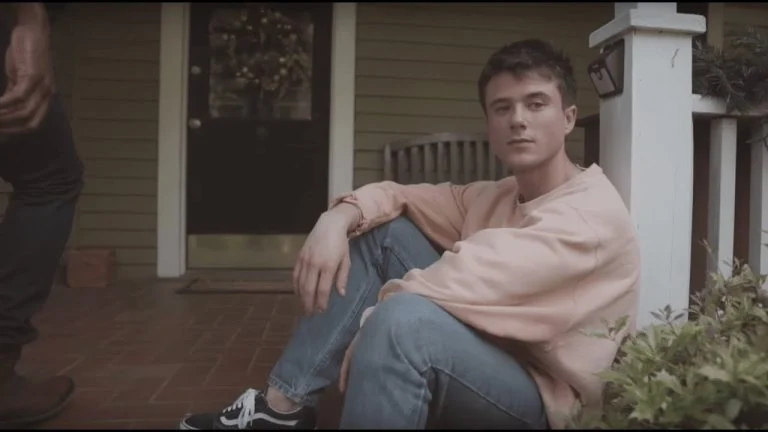 Alec Benjamin Let Me Down Slowly