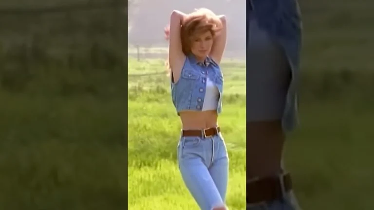 Shania Twain Faded Blue Jeans Big Holes In The Knees Had Em Ever Since I Was 17